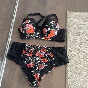 Floral Black Women's Swimwear Set